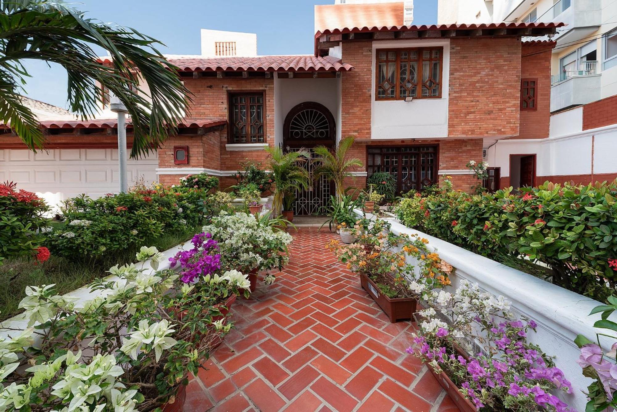 Villa Santos Apartaestudios บาร์รังกีญา ภายนอก รูปภาพ