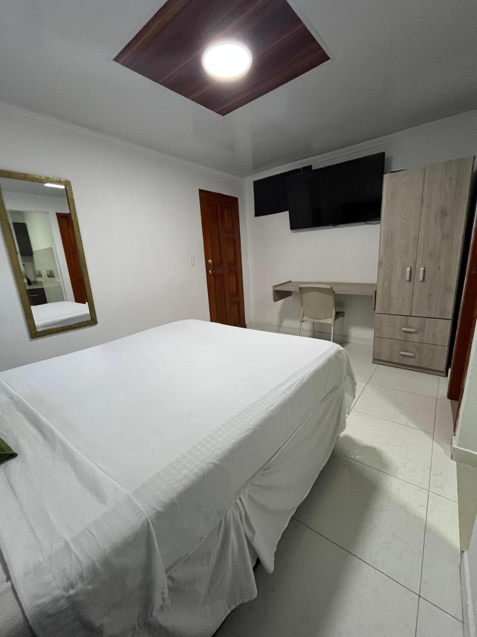 Villa Santos Apartaestudios บาร์รังกีญา ภายนอก รูปภาพ
