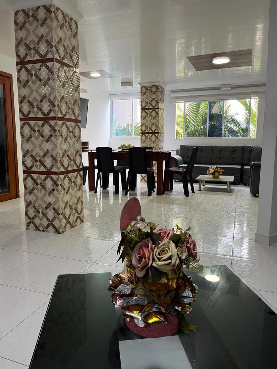 Villa Santos Apartaestudios บาร์รังกีญา ภายนอก รูปภาพ