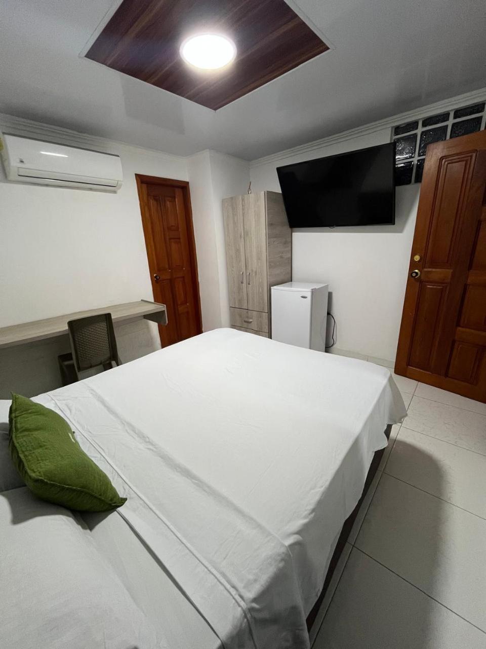 Villa Santos Apartaestudios บาร์รังกีญา ภายนอก รูปภาพ