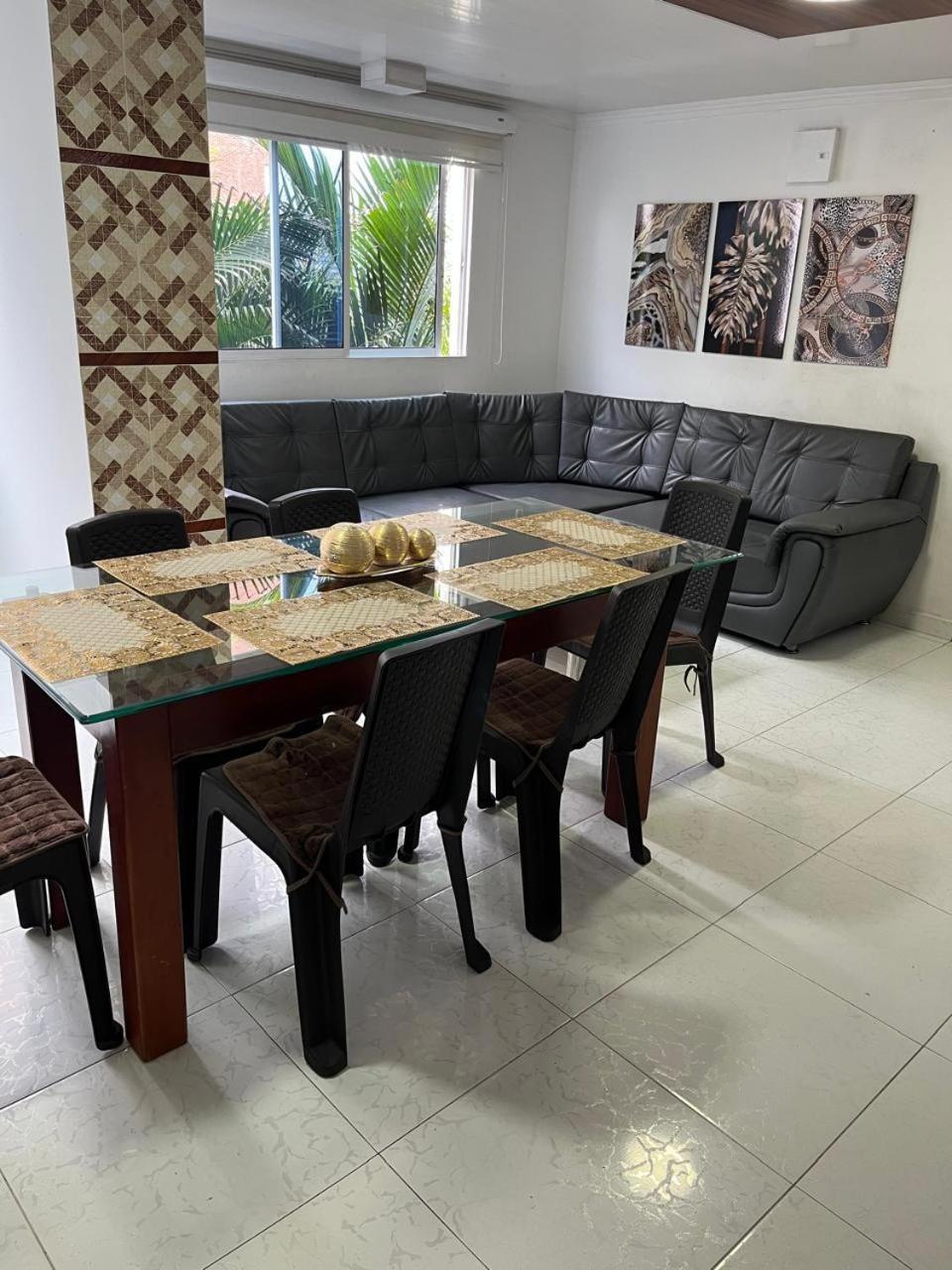 Villa Santos Apartaestudios บาร์รังกีญา ภายนอก รูปภาพ