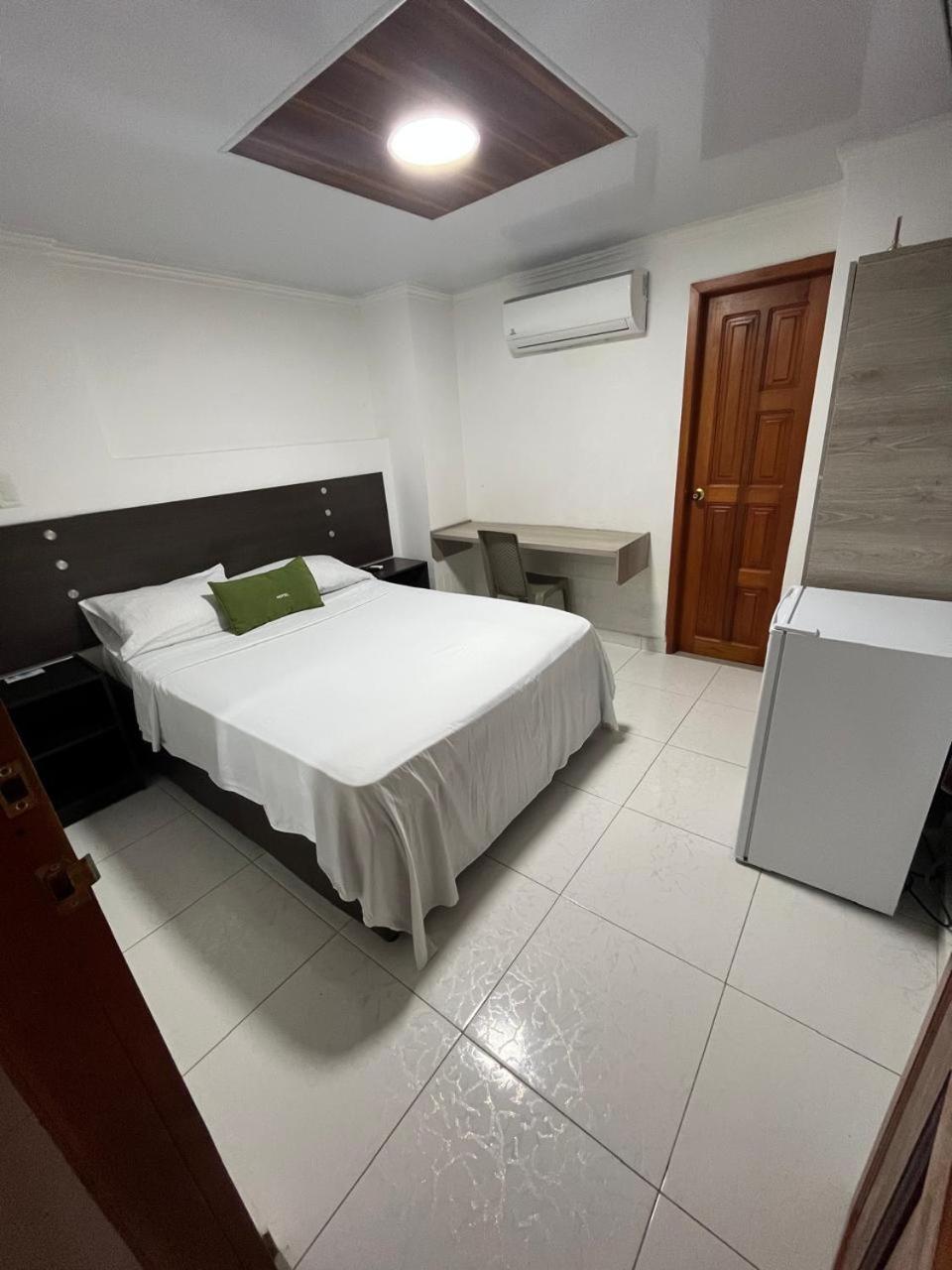 Villa Santos Apartaestudios บาร์รังกีญา ภายนอก รูปภาพ