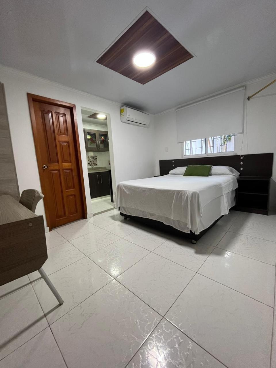 Villa Santos Apartaestudios บาร์รังกีญา ภายนอก รูปภาพ