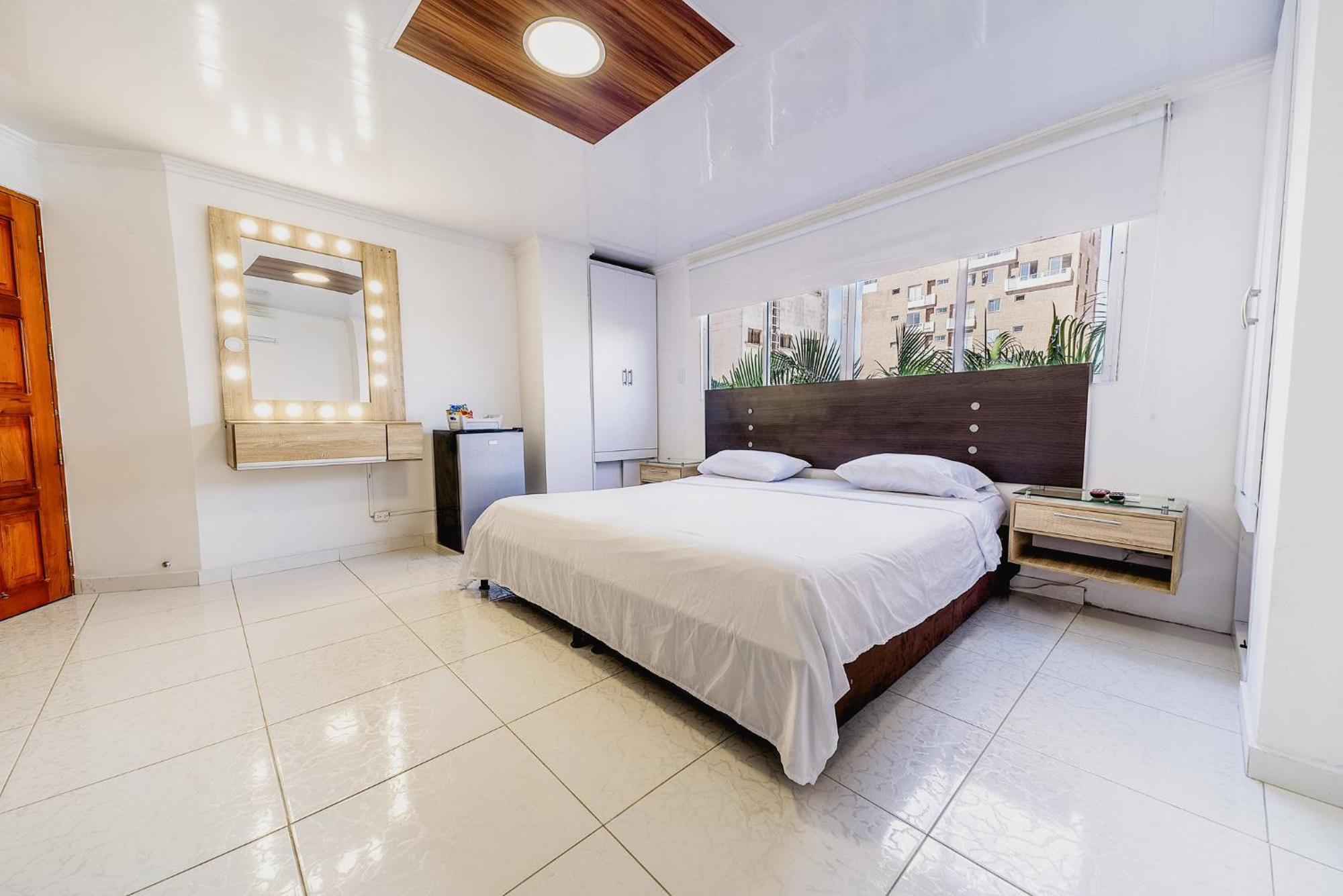 Villa Santos Apartaestudios บาร์รังกีญา ภายนอก รูปภาพ