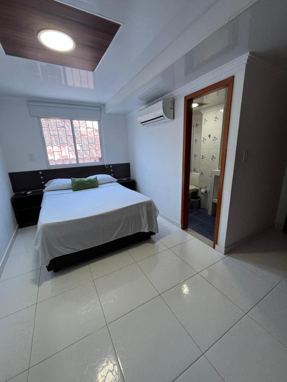 Villa Santos Apartaestudios บาร์รังกีญา ภายนอก รูปภาพ